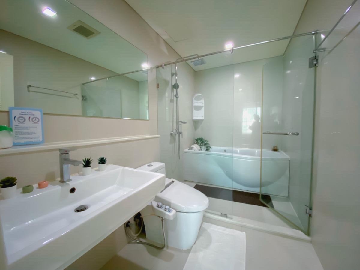 🎗️Ivy Thonglor🎗️