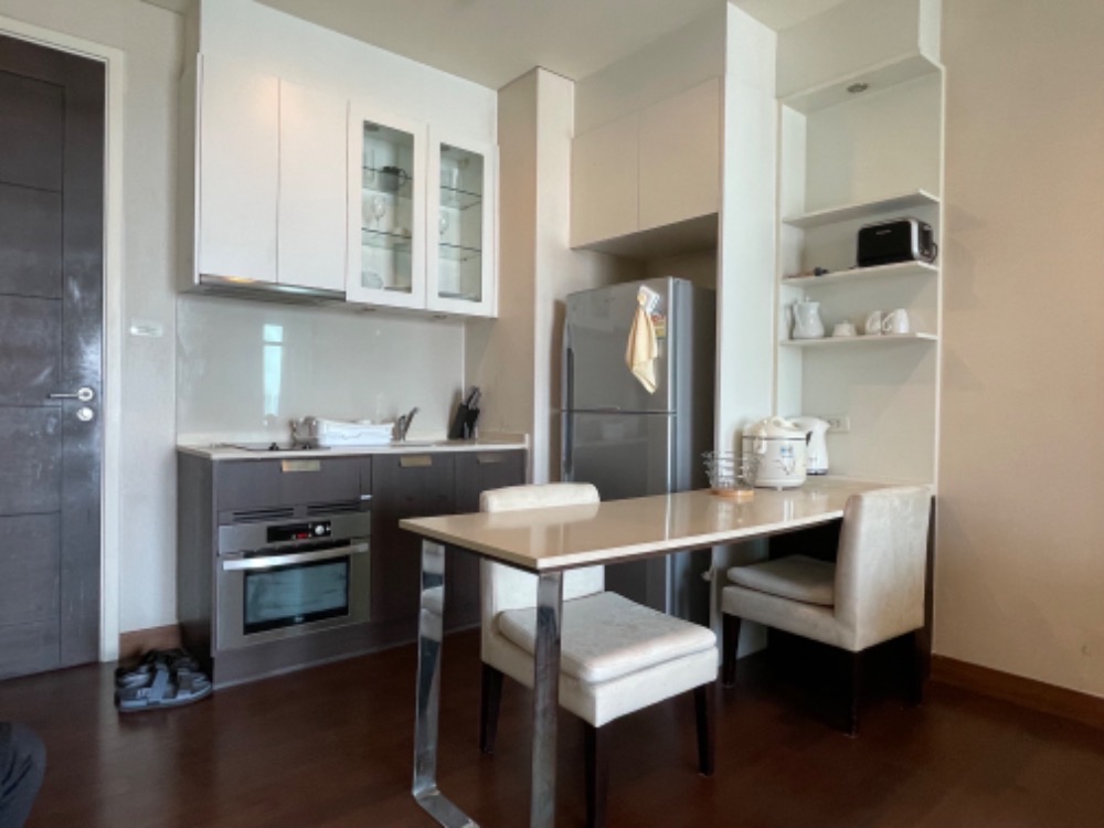 🎗️ivy thonglor🎗️