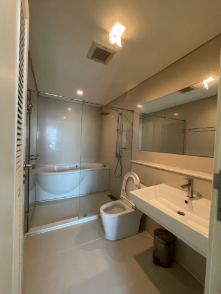 🎗️ivy thonglor🎗️