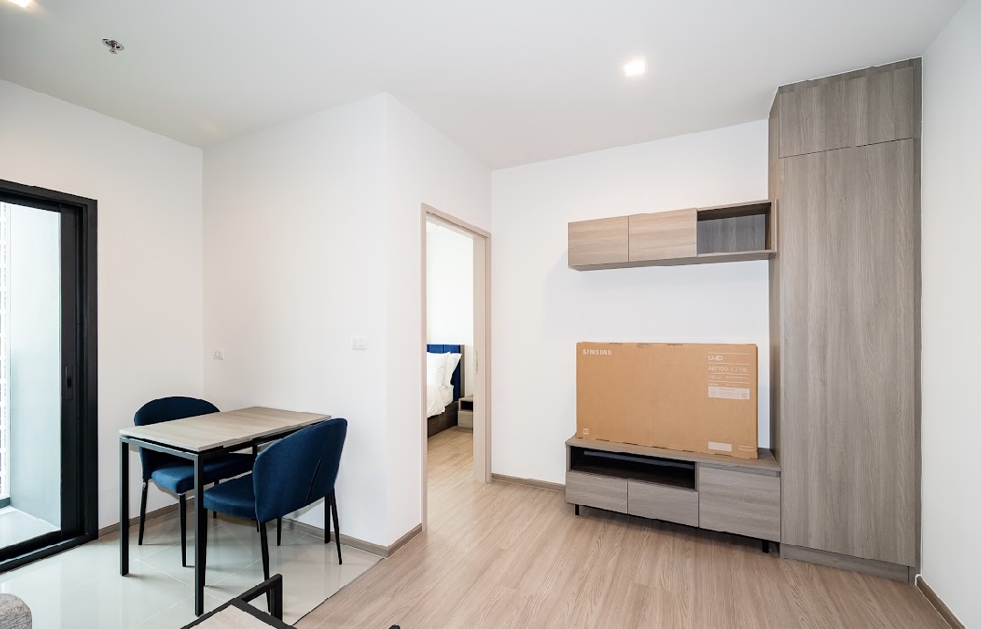 The base thonglor phetchaburi