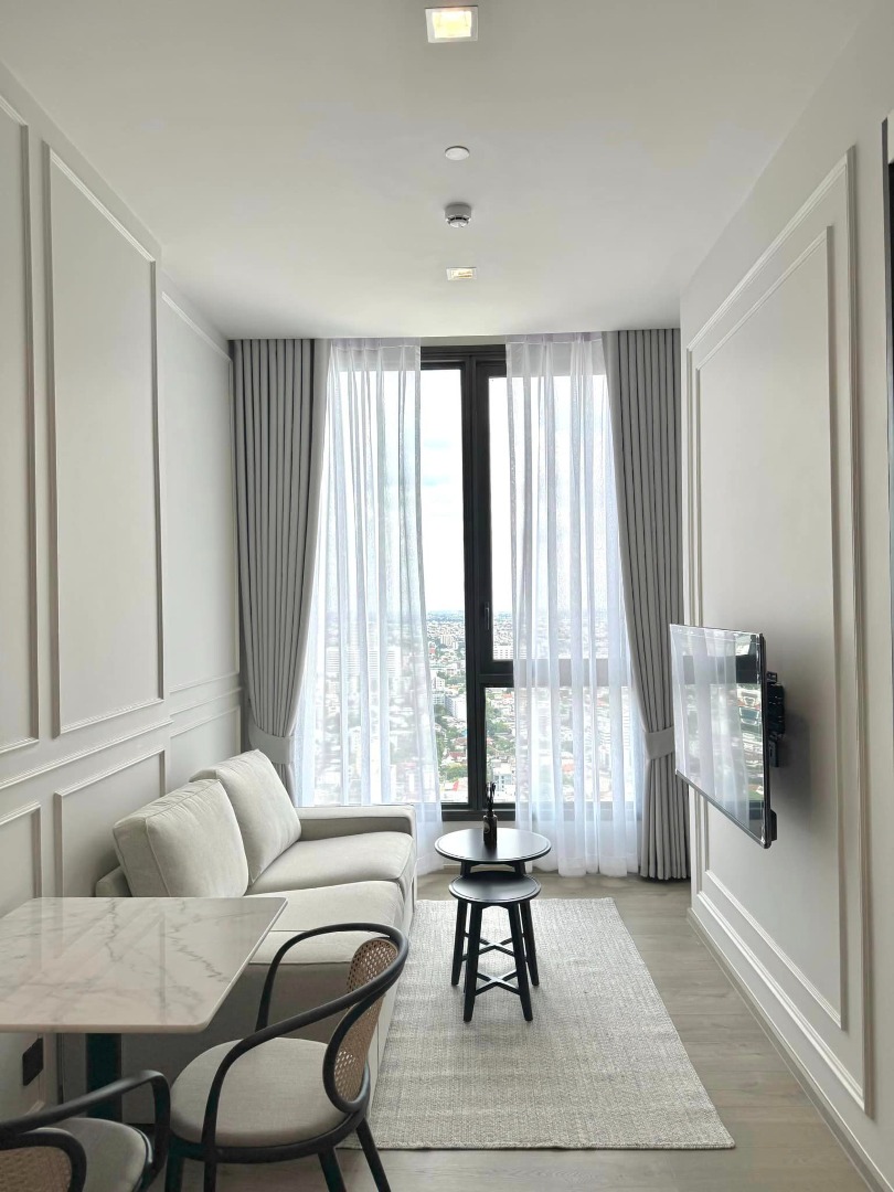 The crest park residences 