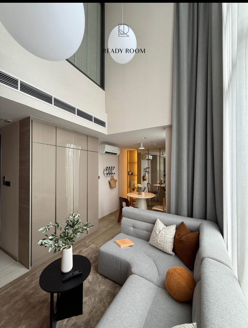 The crest park residence