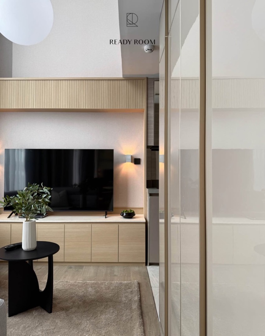 The crest park residence