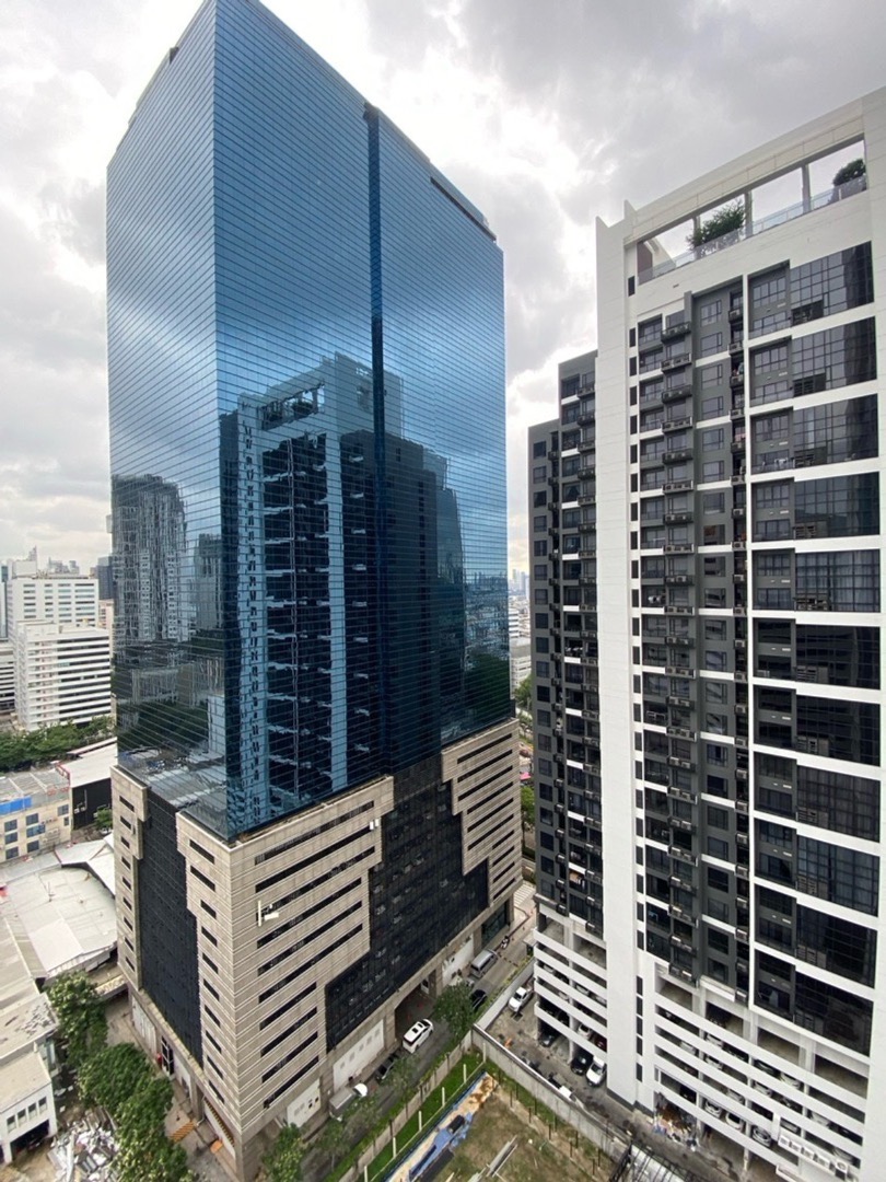 Noble revolve Ratchada 