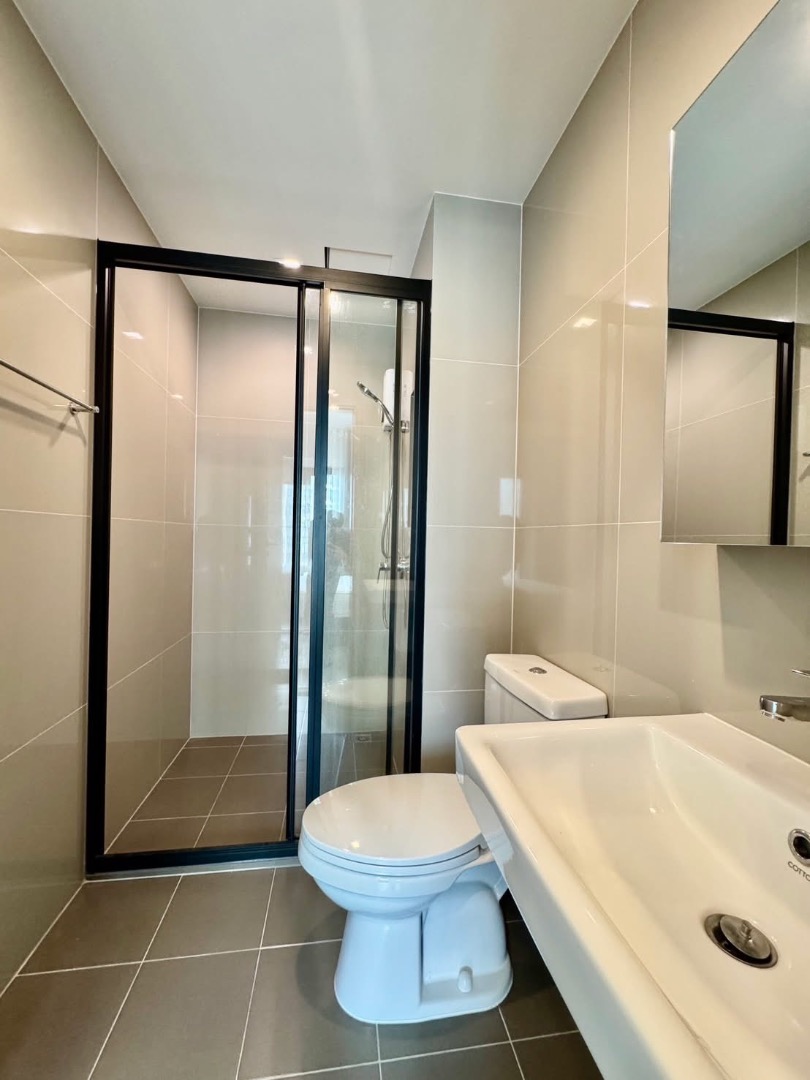 The Base Petchaburi Thonglor