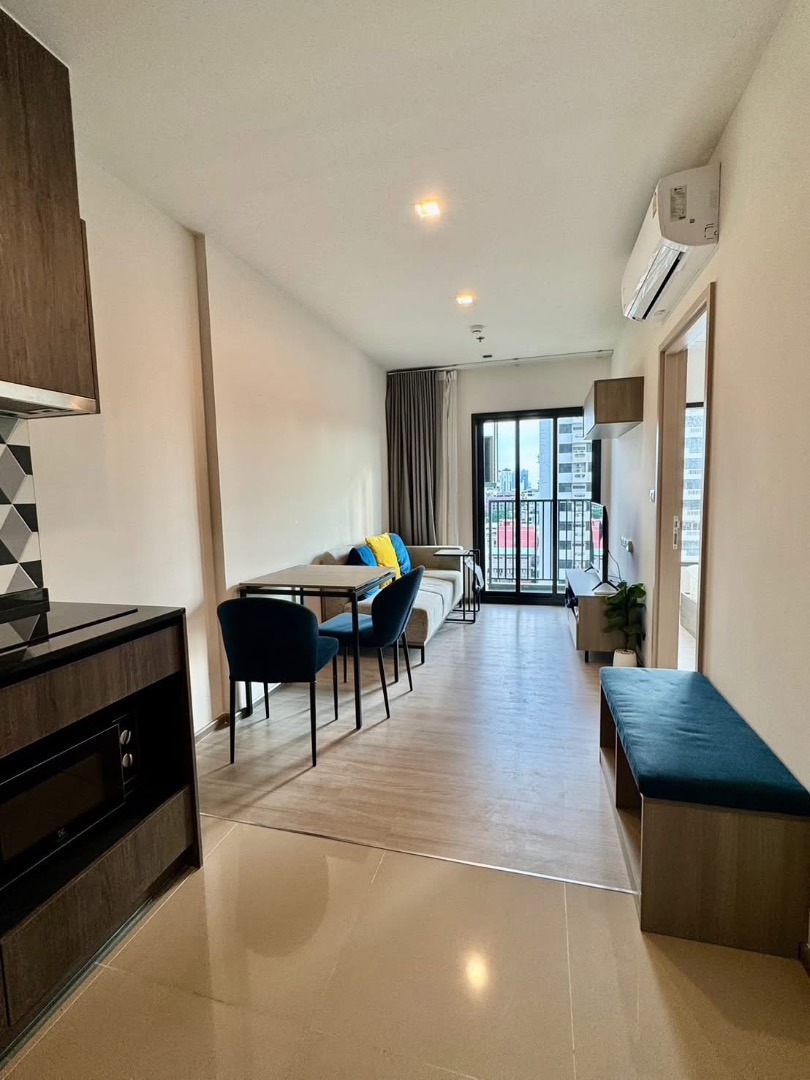 The Base Phetchaburi-Thonglor