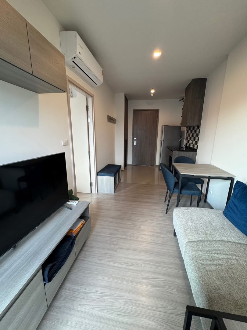 The Base Phetchaburi-Thonglor