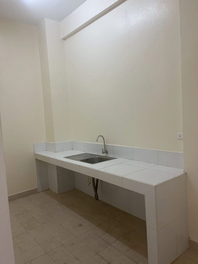 ให้เช่า — ทาวน์เฮ้าส์ใกล้เอกมัย / พระโขนง