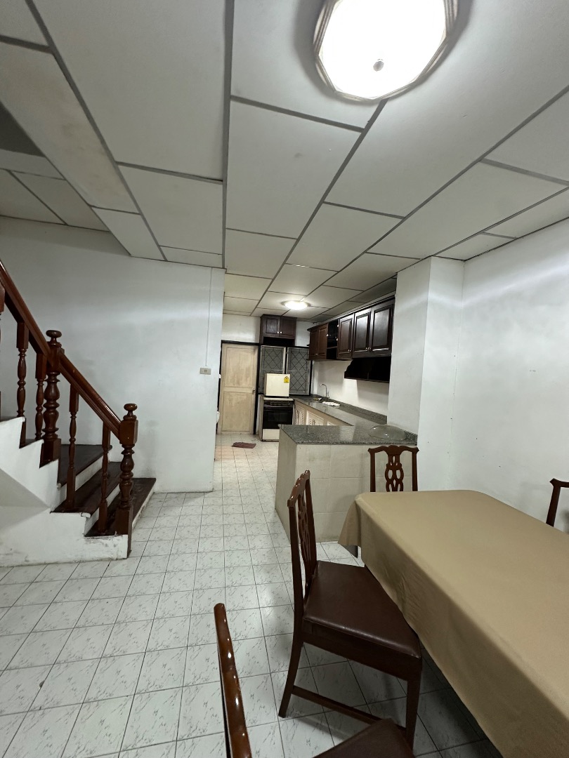 ให้เช่า — บ้านพัฒนาการ 29 ใกล้เอกมัย / ทองหล่อ