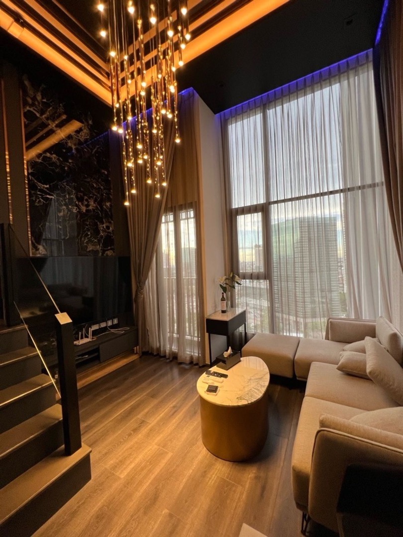 Knightbrige Space ratchayotin 