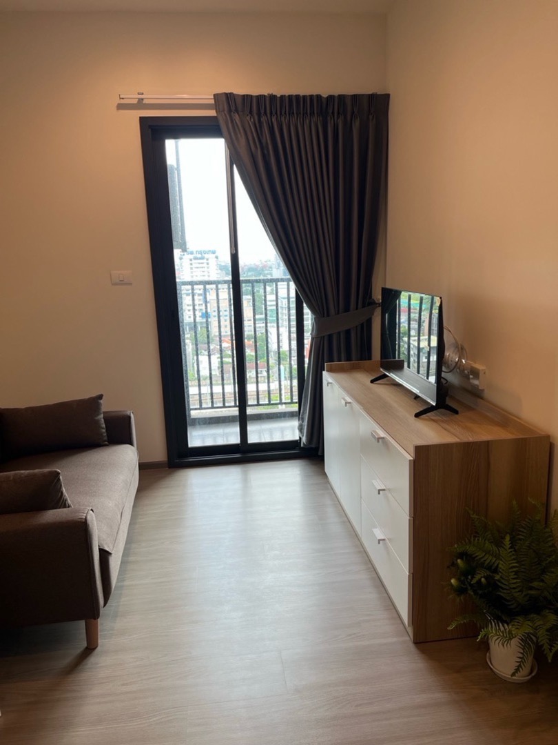 The base Phetchaburi Thonglor