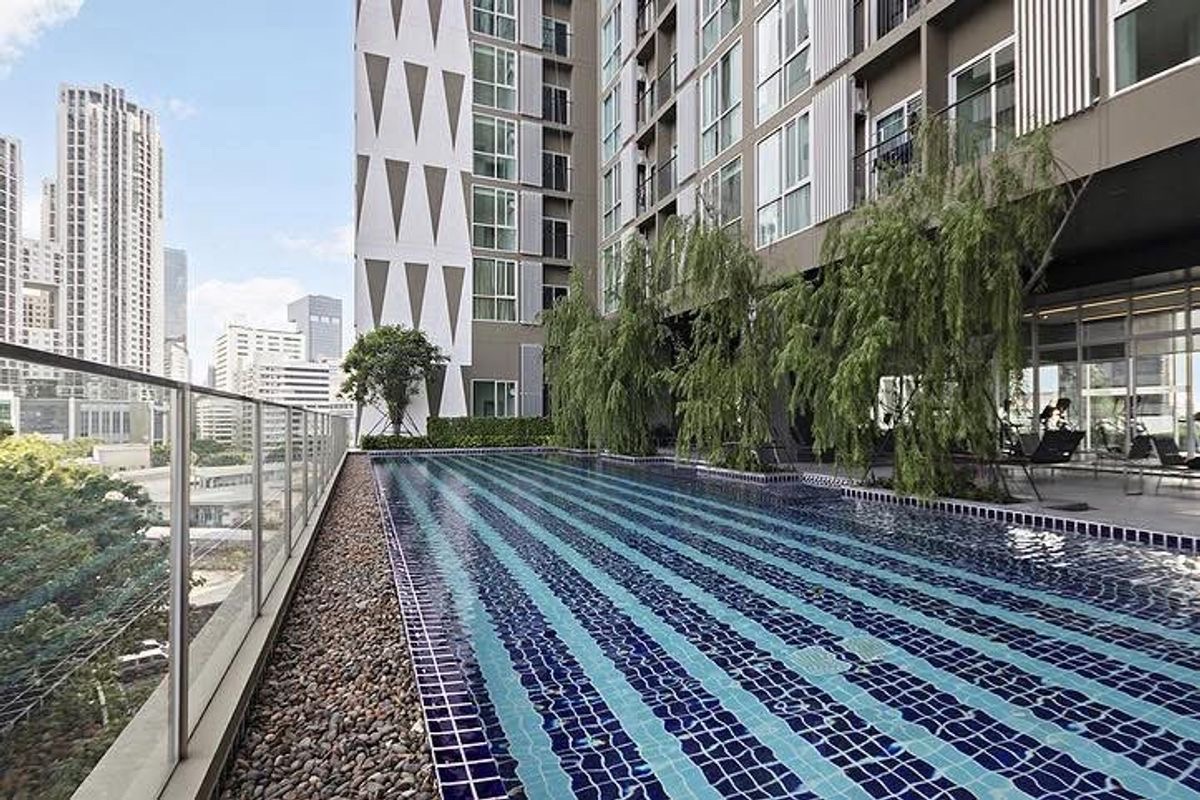 Noble Revolve Ratchada 