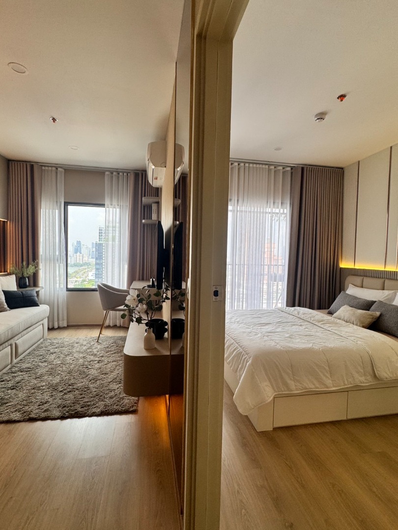 ไลฟ์ อโศก พระราม 4