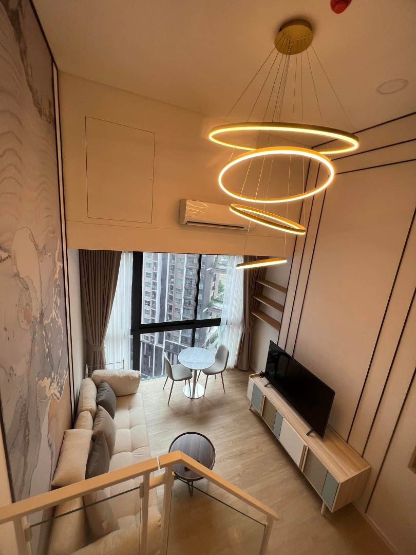 Siamese Rama 9 Landmark @ MRTA Station