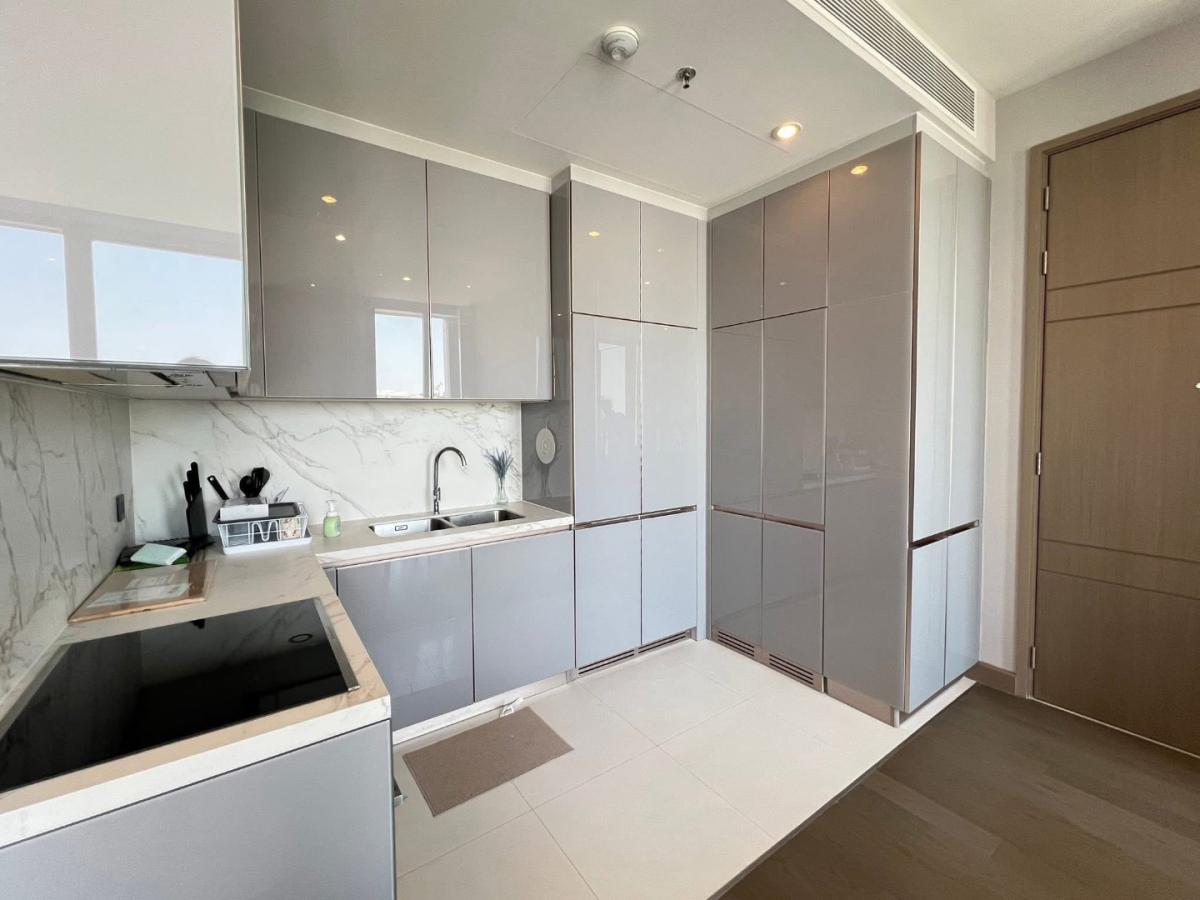 The Esse Singha Complex