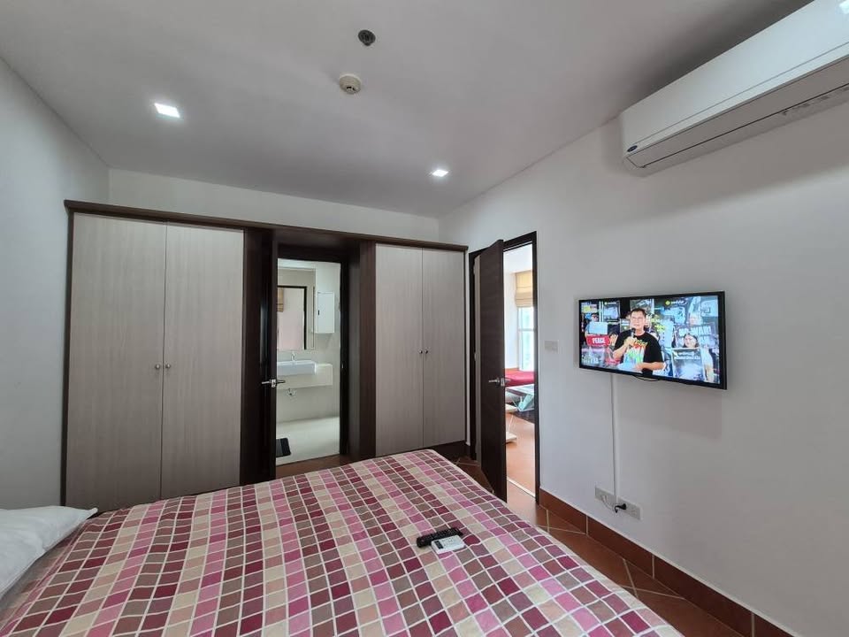 เลอ ลักซ์ คอนโดมีเนียม