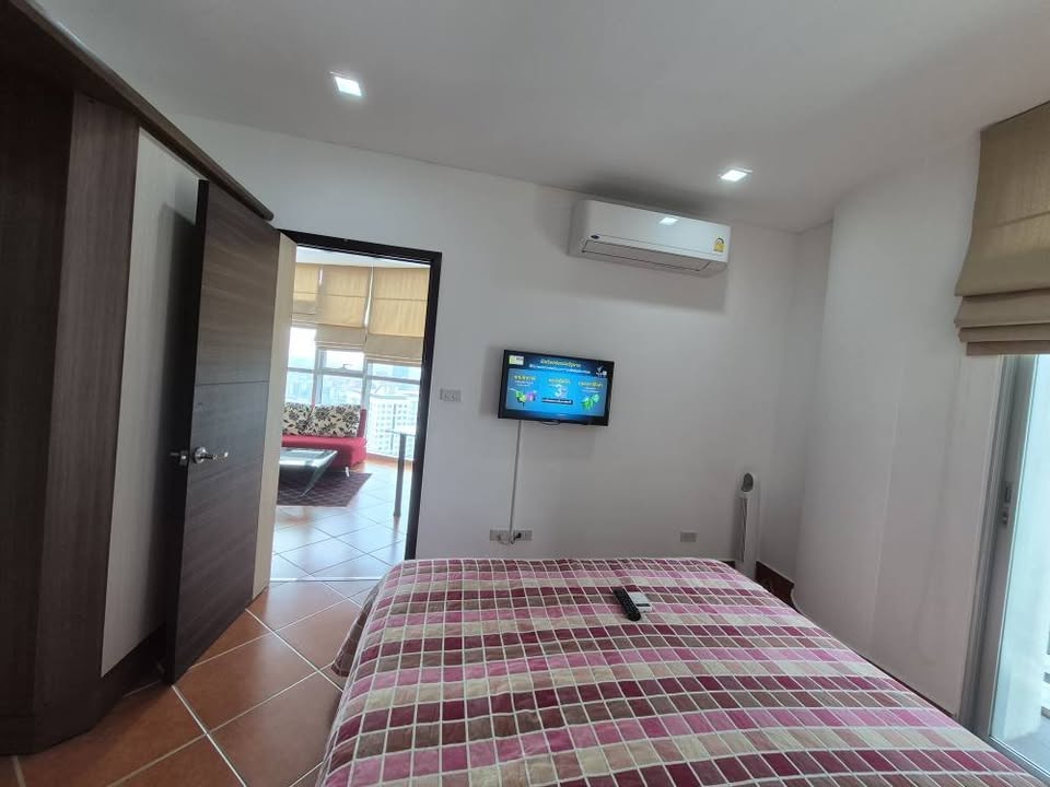 เลอ ลักซ์ คอนโดมีเนียม