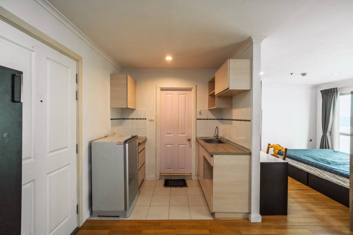 Lumpini Park Riverside Rama 3