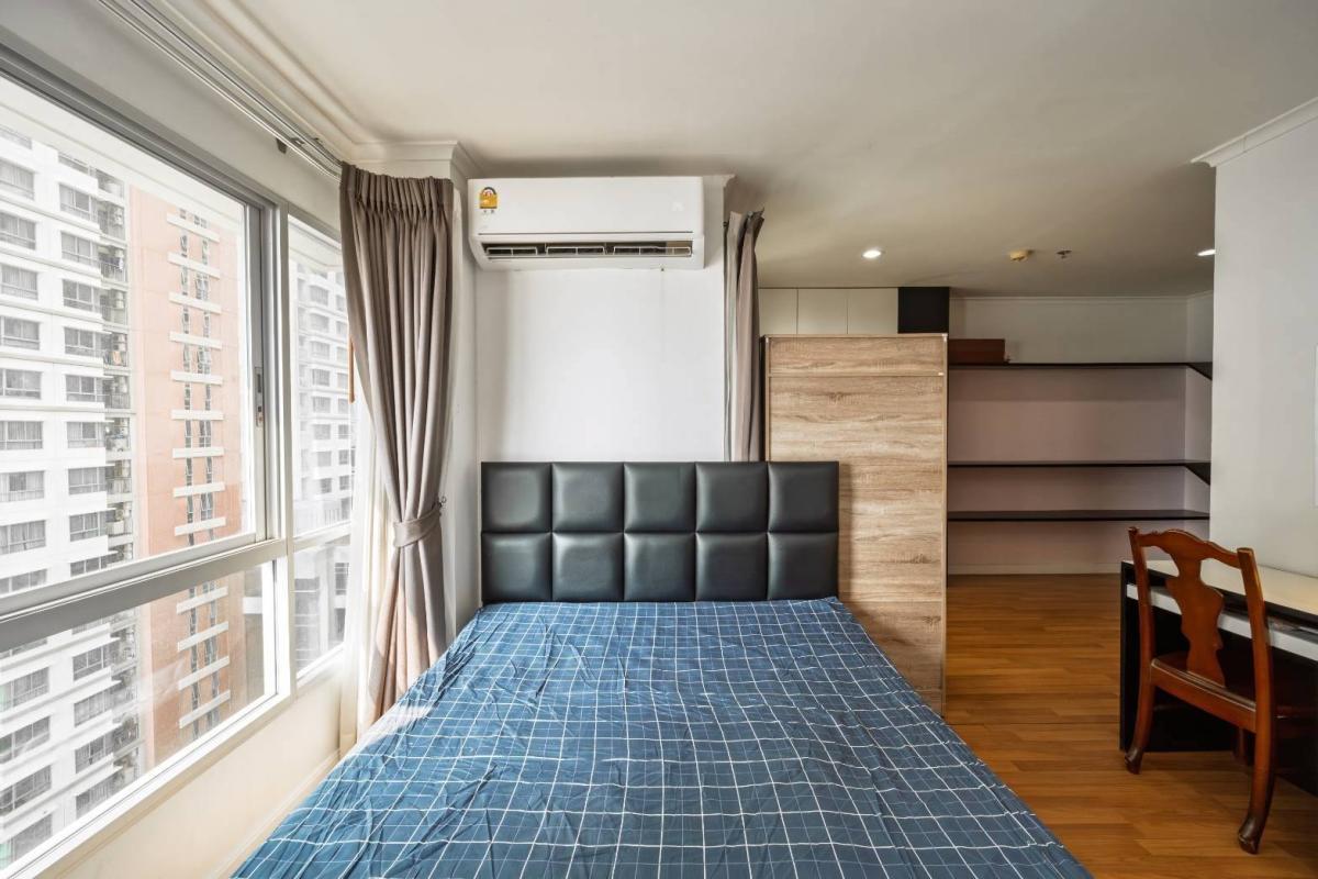 Lumpini Park Riverside Rama 3