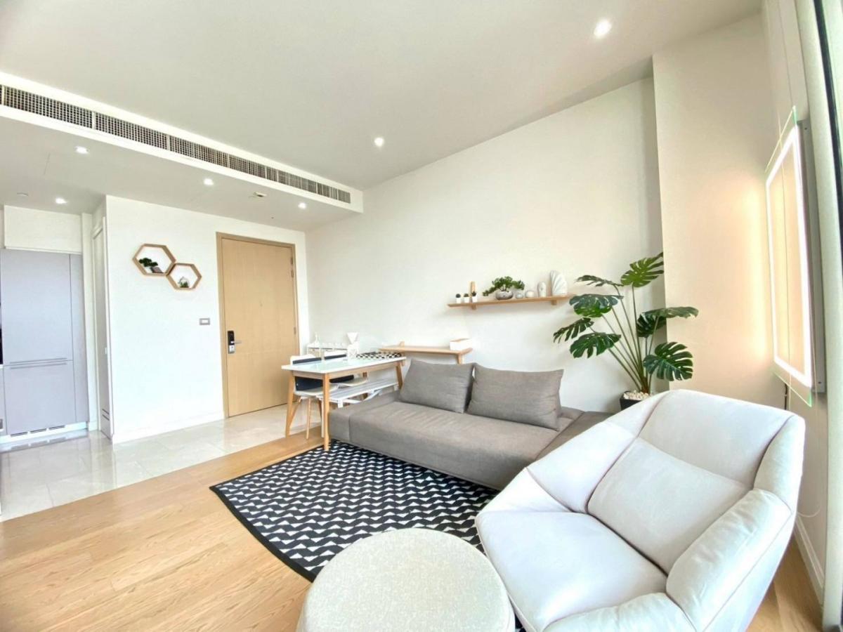 Magnolias Waterfront Residences