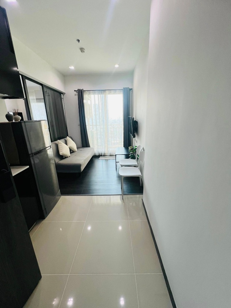 The Rich Sathorn - Taksin