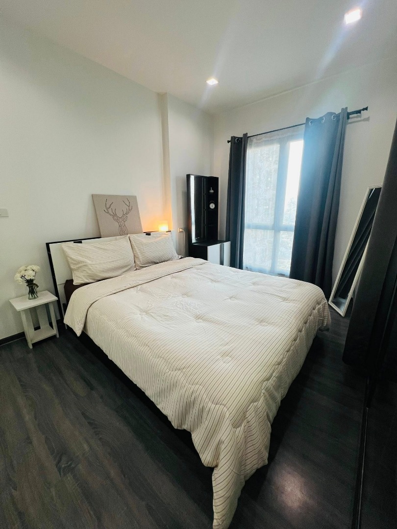 The Rich Sathorn - Taksin