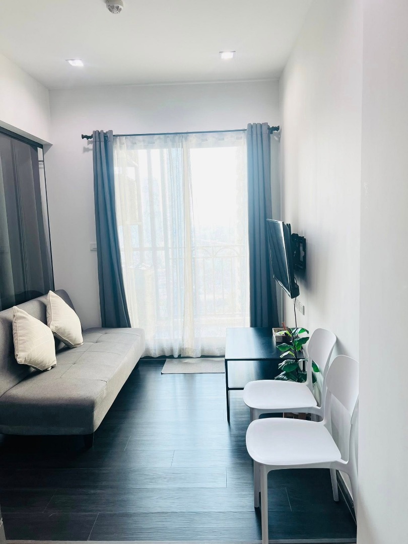 The Rich Sathorn - Taksin