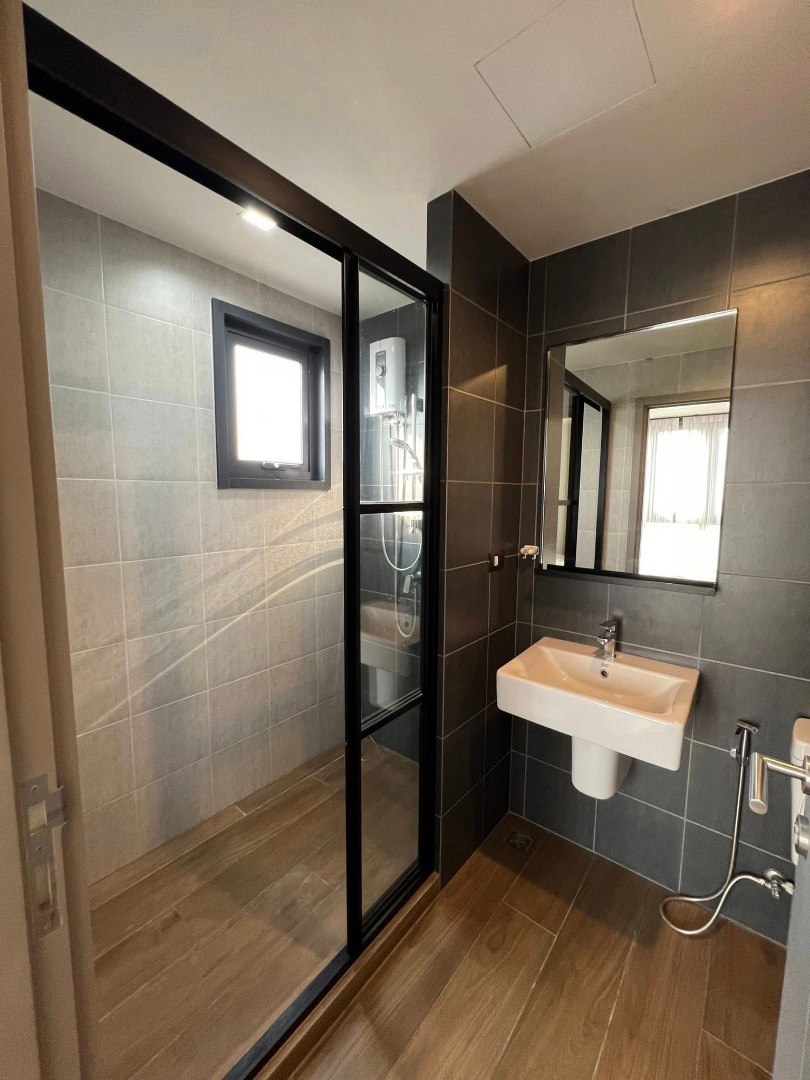 The base garden rama 9