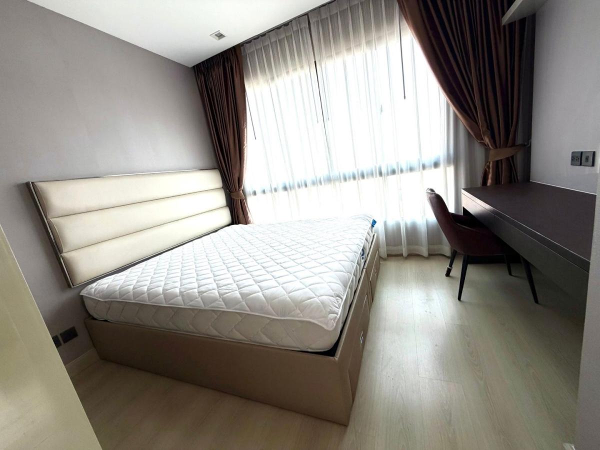 The Signature by Urbano