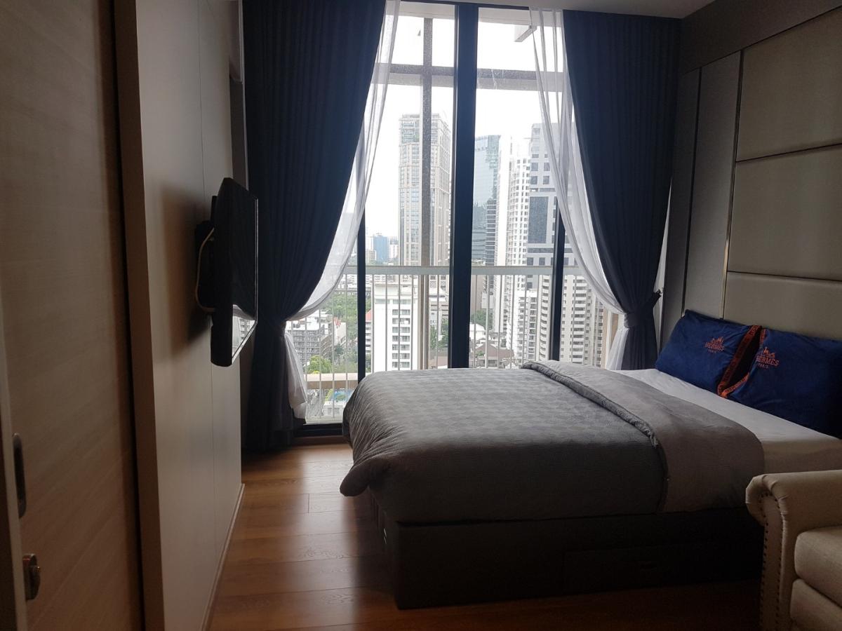 Park Origin Phrom Phong