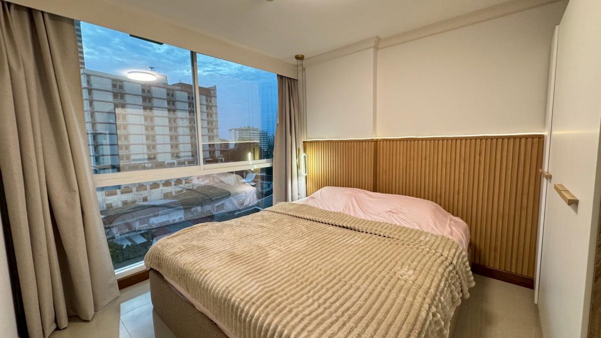 Chateau in town Phahol 11 