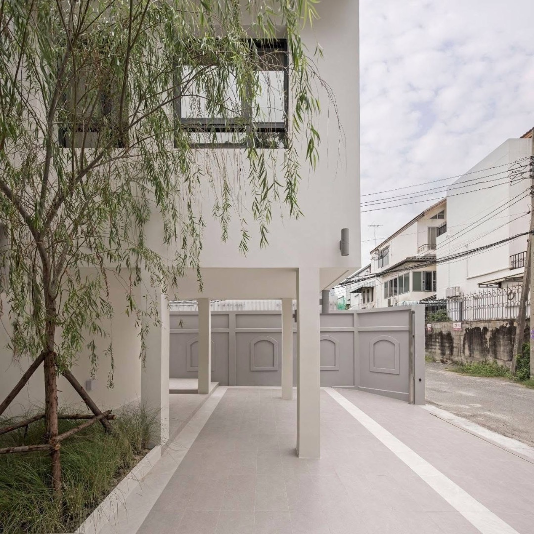 For Rent / Sale Single House near Ekkamai – Thonglor 🌿