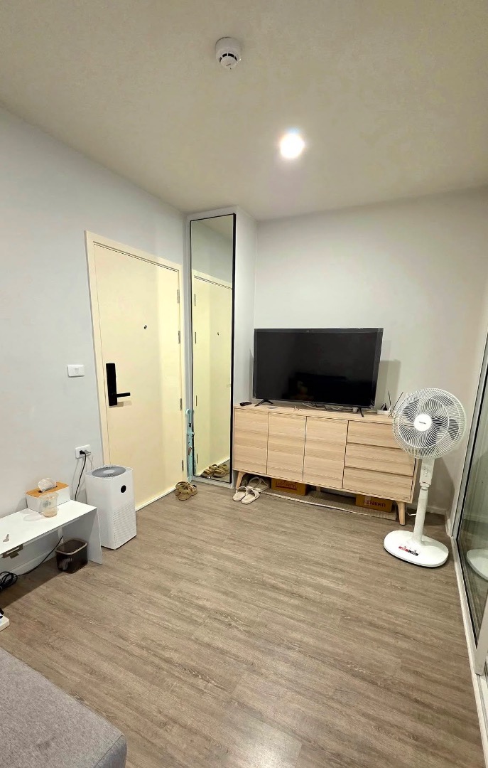 Blue Phaholyothin 35 