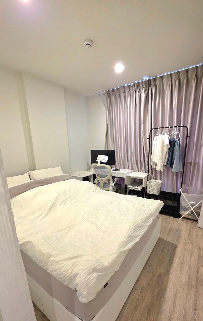 Blue Phaholyothin 35 