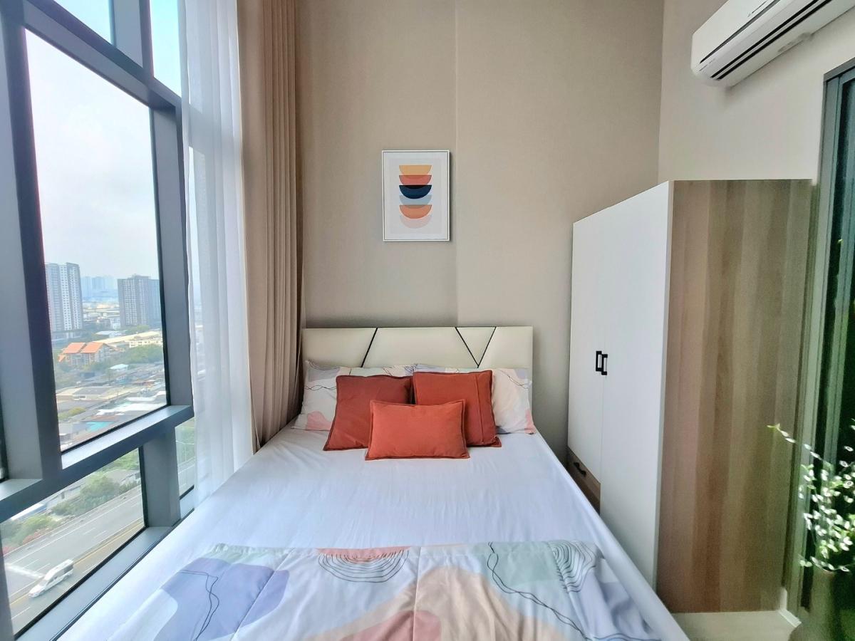 Metro Sky Phachachuen