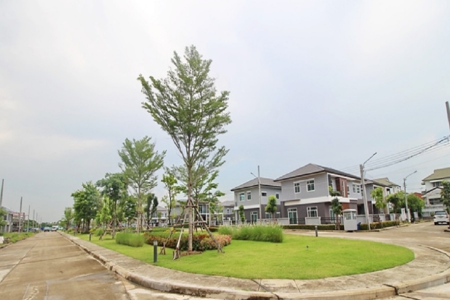 ลลิล-กรีนวิลล์-ลักซ์-รามอินทรา