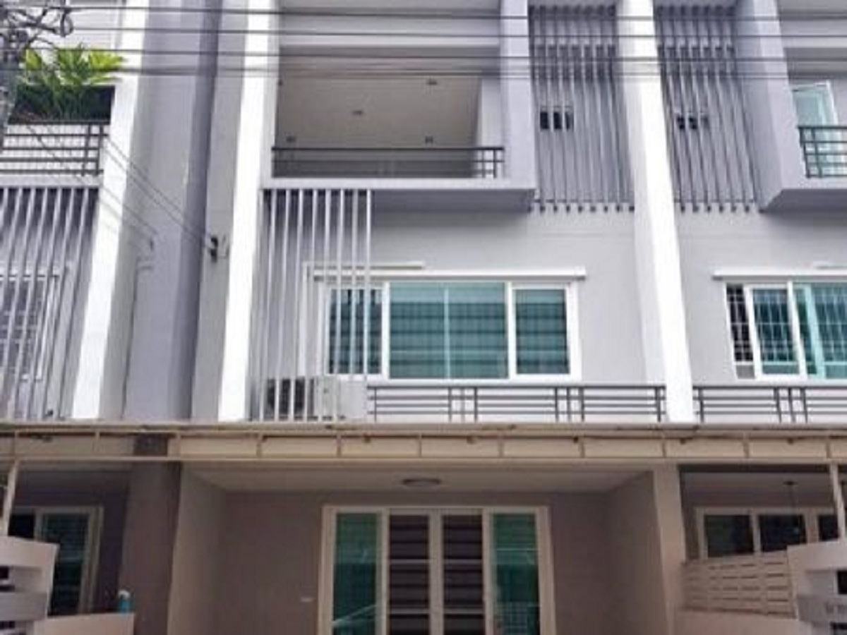 ดิ-เอ็กซ์คลูซีฟ-แคราย-งามวงศ์วาน