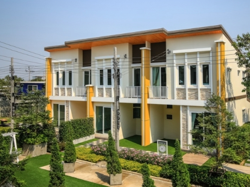 โกลเด้น-ทาวน์-เฉลิมพระเกียรติ-สวนหลวง