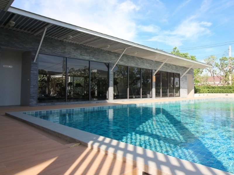 Q-District-Gusto-Kingkaew-Suvarnabhumi