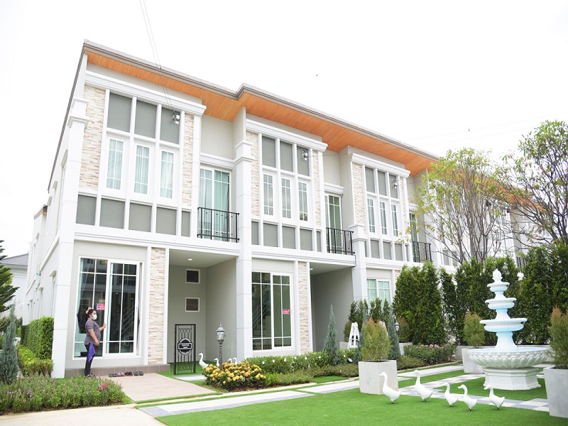 โกลเด้น-ทาวน์-เพชรเกษม-81