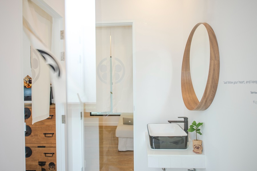 โมโน-เจแปนนิส-ลอฟท์-พลัส-ฉลอง